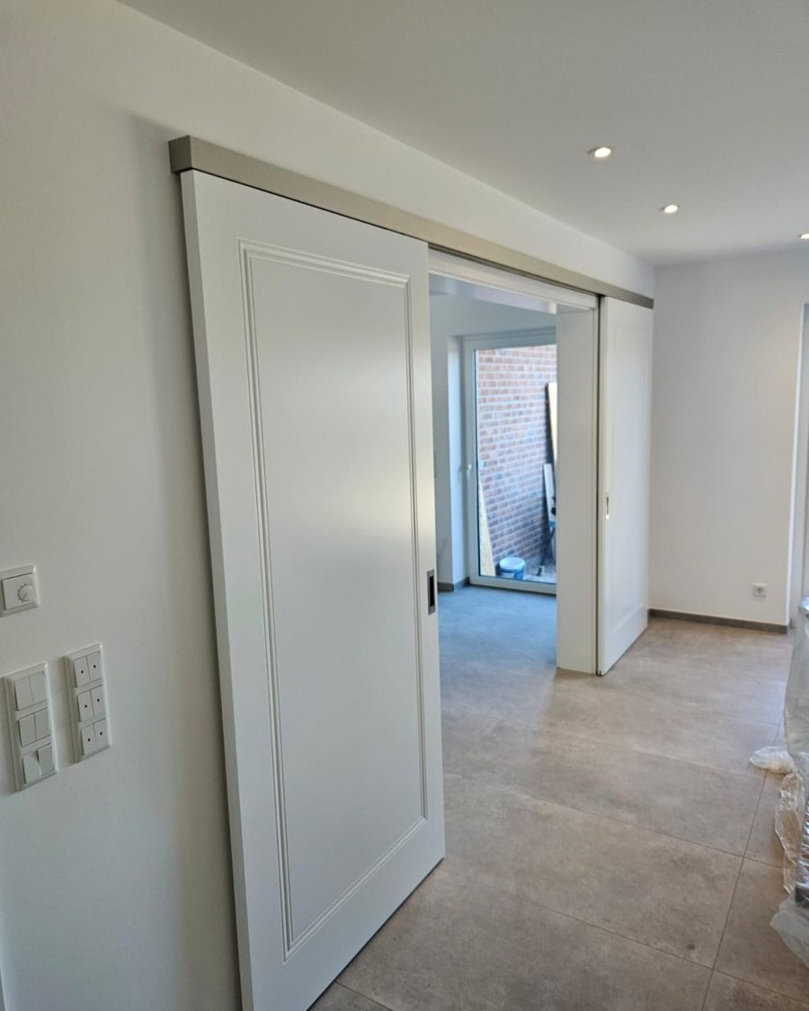 Schiebetür vor der Wand